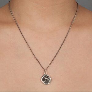 Pyrrha everlasting friendship talisman on chain (sterling silver)